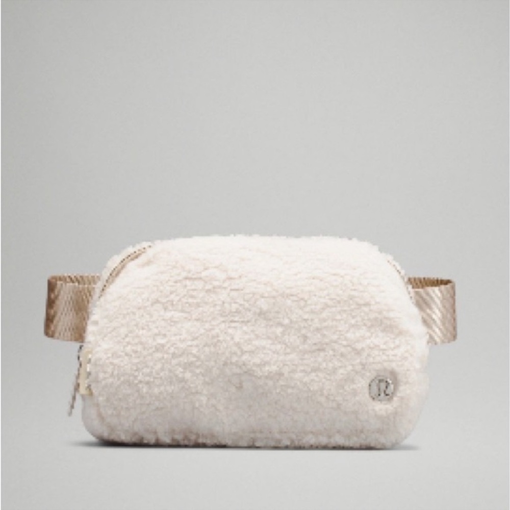 Lululemon Everywhere Fleece Belt Bag 1L